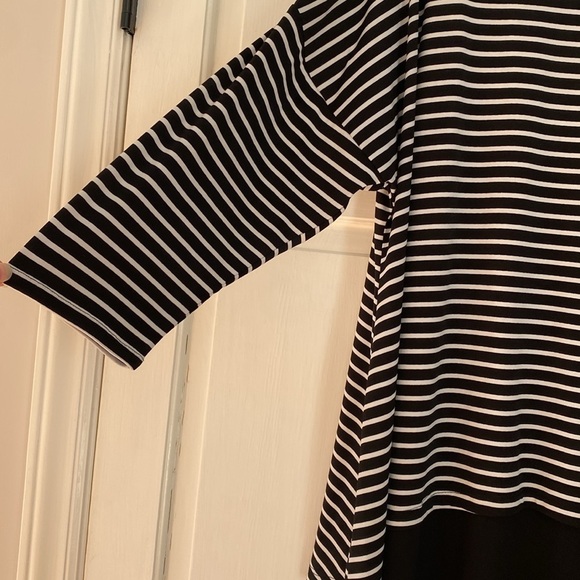 Chico’s Size 3 Layered Striped Blouse Black and White Classic Blouse Chicos XL - Picture 3 of 7